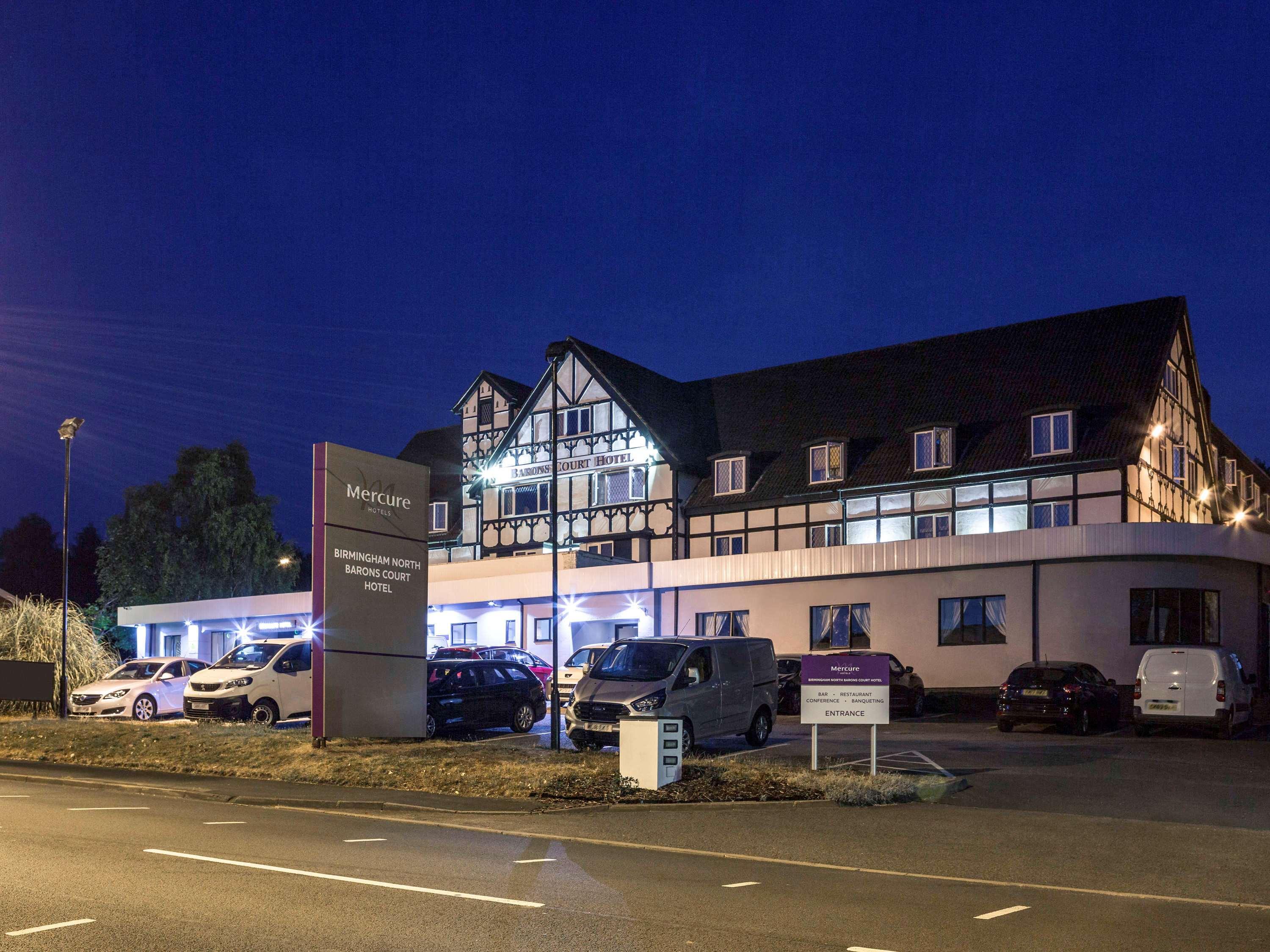 Barons Court Hotel Walsall Esterno foto