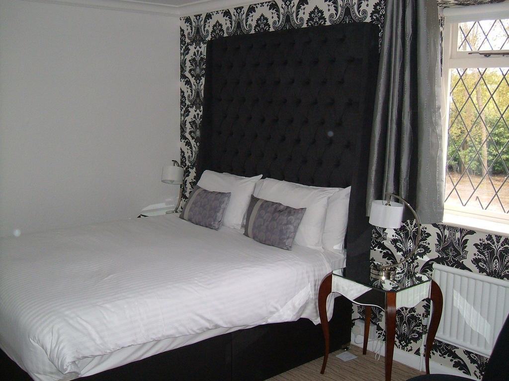 Barons Court Hotel Walsall Esterno foto